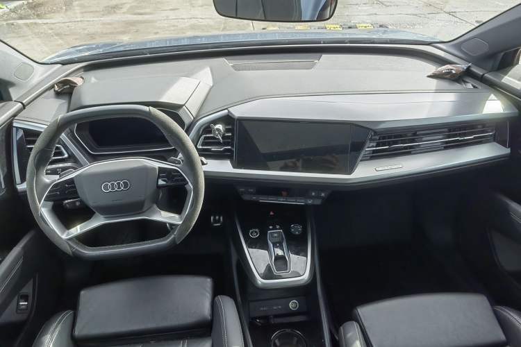 Used Audi Q4 e-tron 2022 40 e-tron Adventure Edition Interior 3