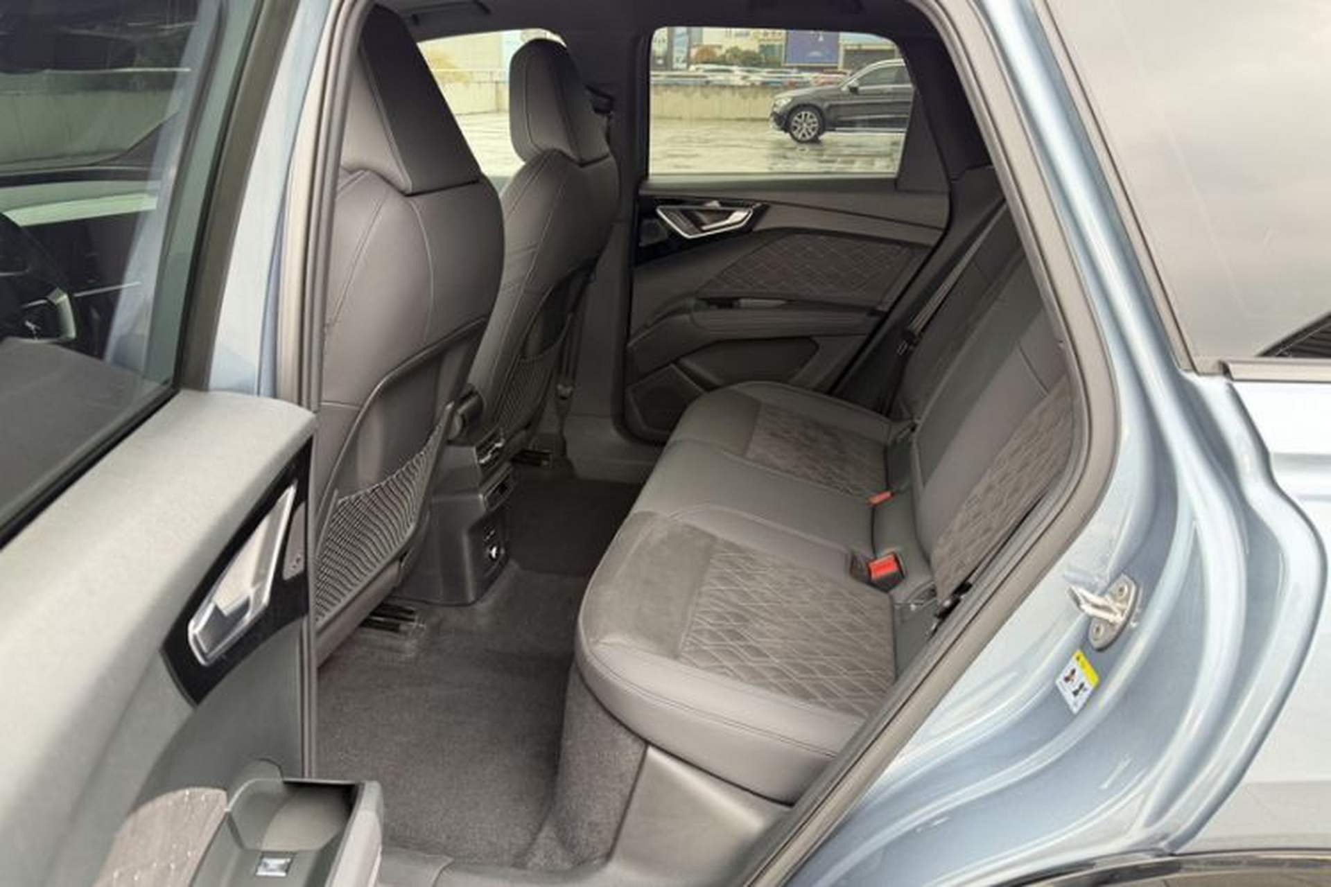 Used Audi Q4 e-tron 2022 50 e-tron quattro Creation Edition Interior 3