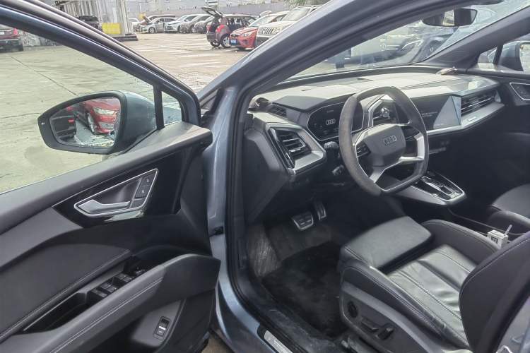 Used Audi Q4 e-tron 2022 40 e-tron Adventure Edition Interior 4