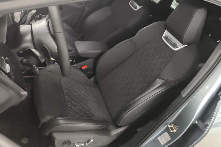 Used Audi Q4 e-tron 2022 50 e-tron quattro Visionary Edition Left Front Seat