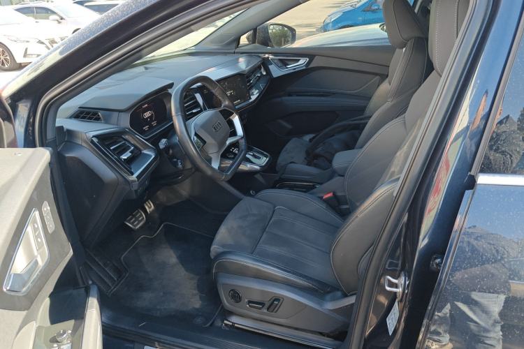 Used Audi Q4 e-tron 2022 50 e-tron quattro Visionary Edition Left Front Seat