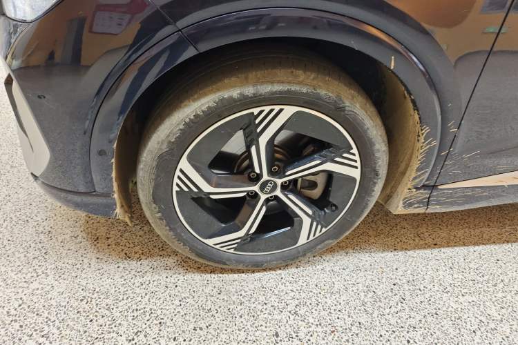 Used Audi Q4 e-tron 2022 40 e-tron First Edition Left Front Wheel Hub