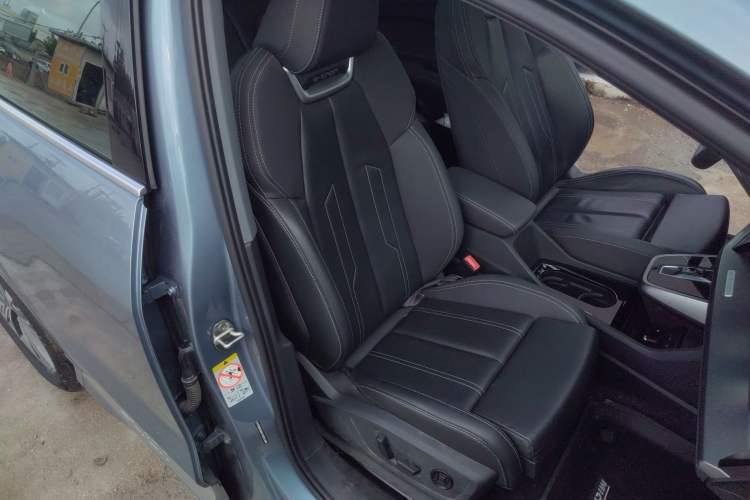 Used Audi Q4 e-tron 2022 40 e-tron Adventure Edition Right Front Seat