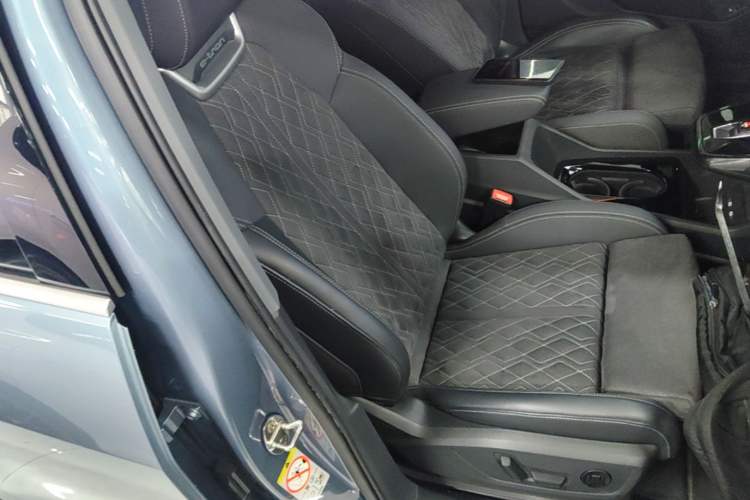 Used Audi Q4 e-tron 2022 50 e-tron quattro Visionary Edition Right Front Seat