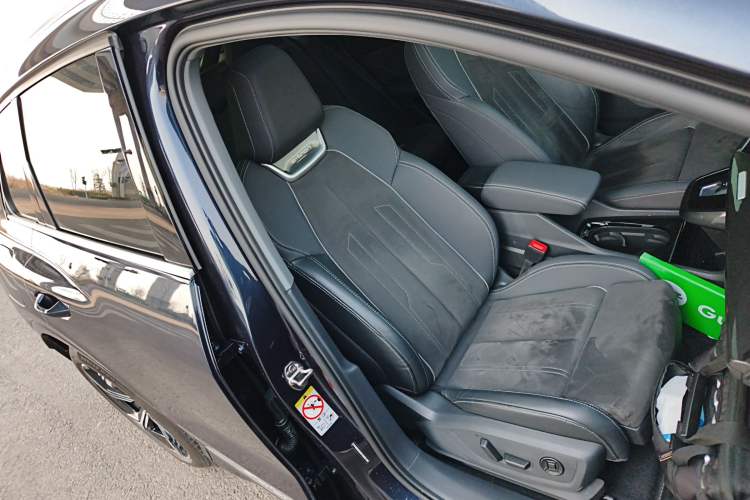 Used Audi Q4 e-tron 2022 40 e-tron Boundary Edition Right Front Seat