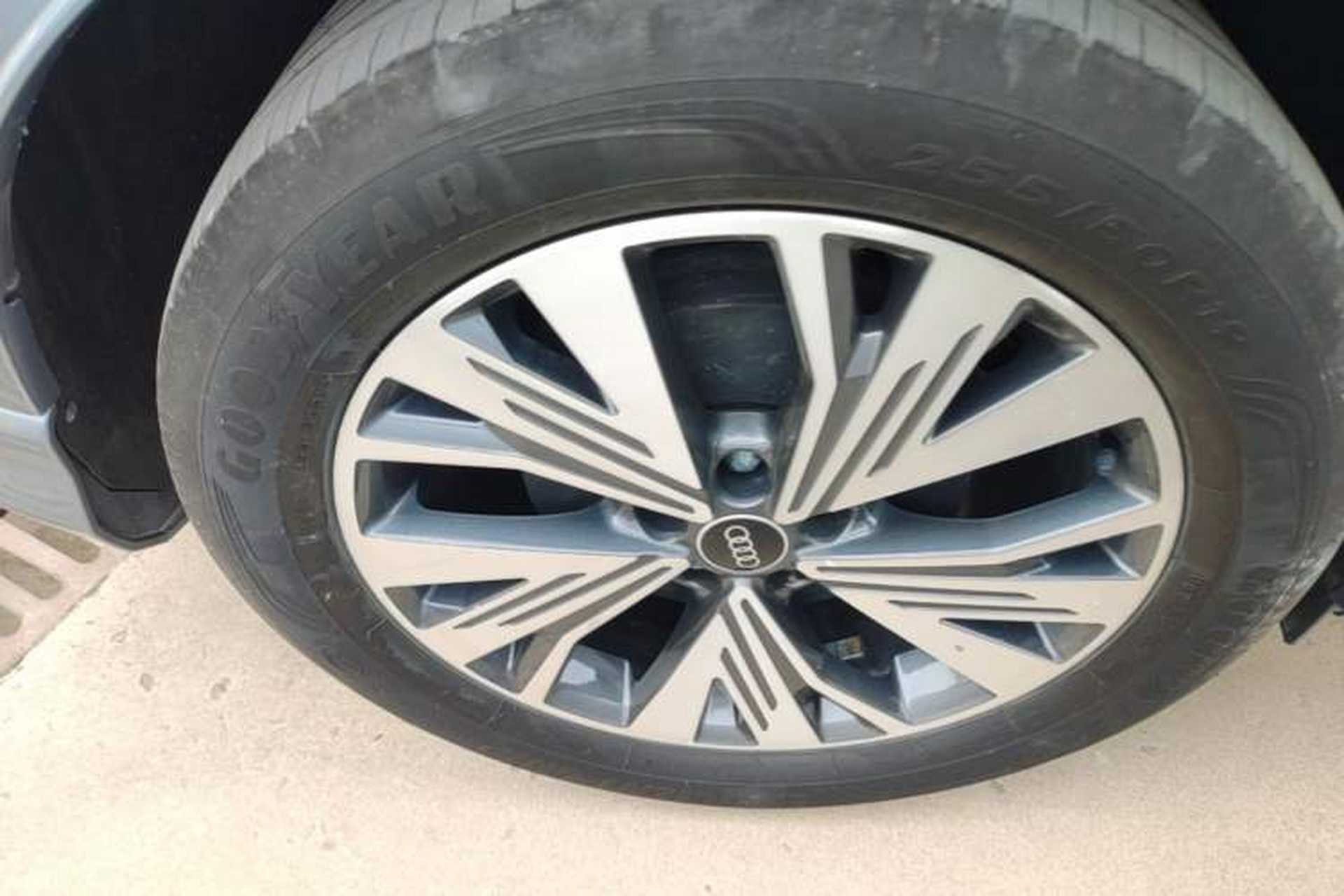 Used Audi Q4 e-tron 2022 40 e-tron Adventure Edition Right Rear Wheel Hub