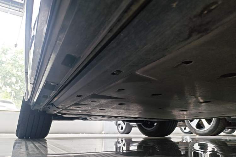Used Audi Q4 e-tron 2022 40 e-tron Adventure Edition Right Side Sill