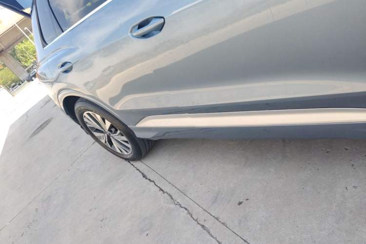 Used Audi Q4 e-tron 2022 40 e-tron Adventure Edition Right Side Sill
