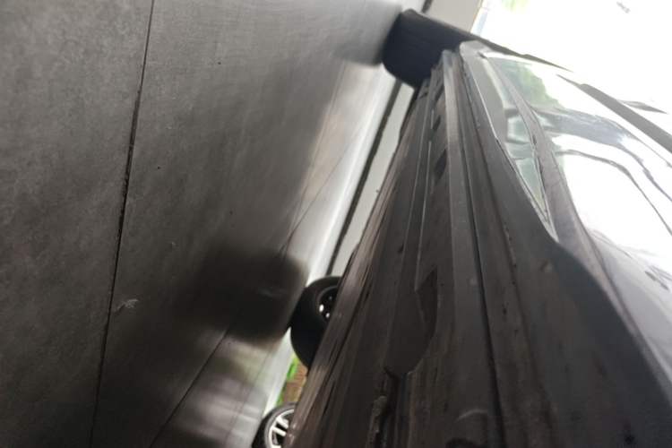 Used Audi Q4 e-tron 2022 40 e-tron Adventure Edition Right Side Sill