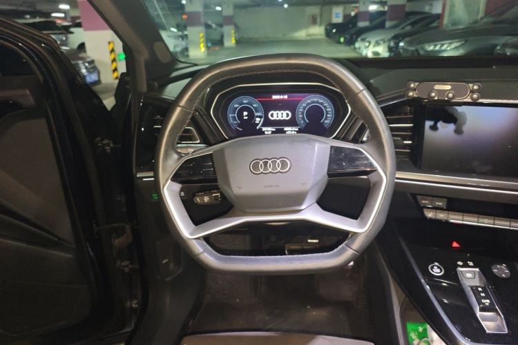 Used Audi Q4 e-tron 2022 40 e-tron Boundary Edition Steering Wheel