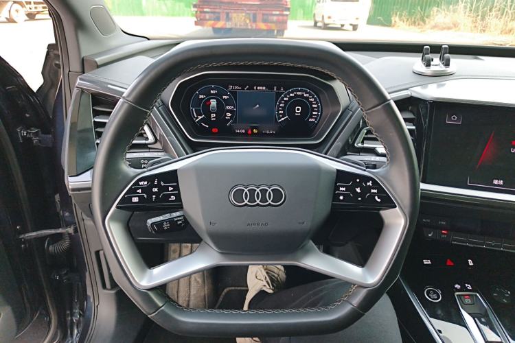Used Audi Q4 e-tron 2022 40 e-tron Boundary Edition Steering Wheel