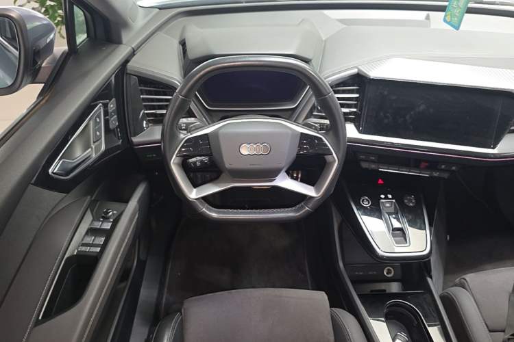 Used Audi Q4 e-tron 2022 50 e-tron quattro Visionary Edition Steering Wheel