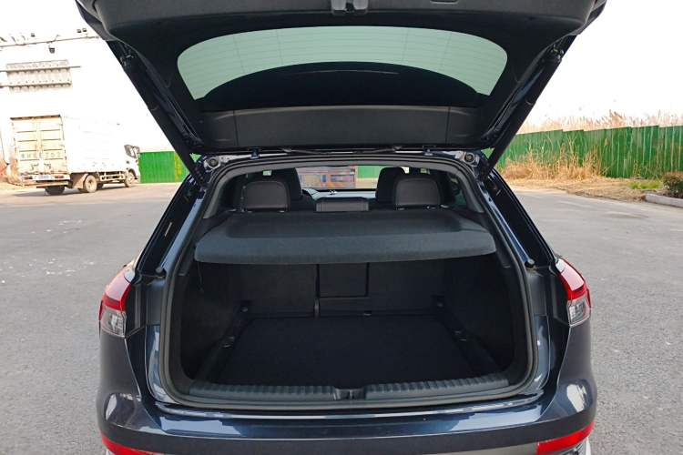 Used Audi Q4 e-tron 2022 40 e-tron Boundary Edition Trunk