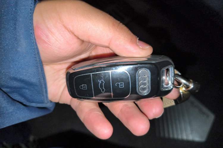 Used Audi Q4 e-tron 2022 40 e-tron Boundary Edition Vehicle Key