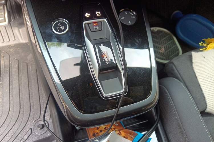 Used Audi Q4 e-tron 2022 40 e-tron Boundary Edition Gear Lever