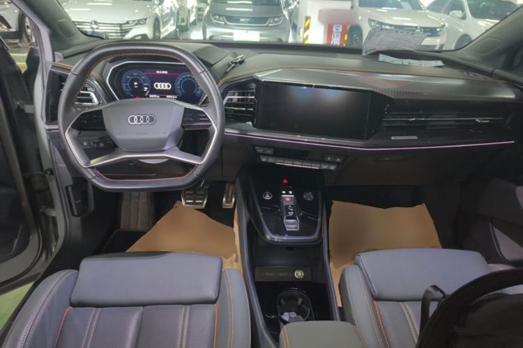 Used Audi Q4 e-tron 2022 40 e-tron Boundary Edition Center Console