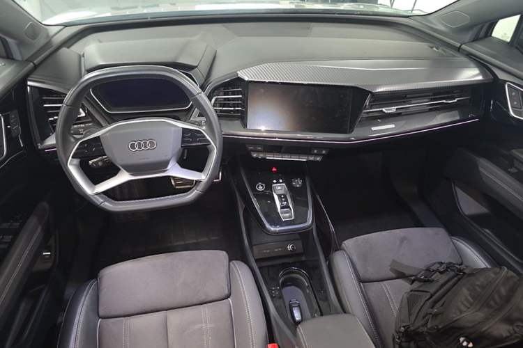 Used Audi Q4 e-tron 2022 40 e-tron Boundary Edition Center Console