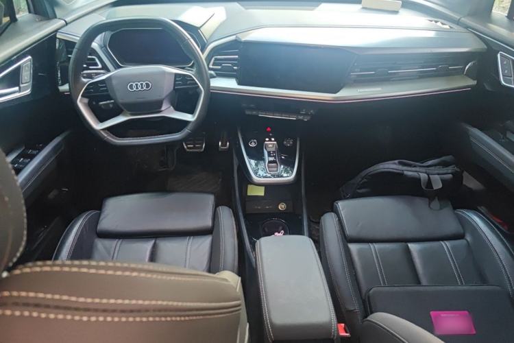 Used Audi Q4 e-tron 2022 40 e-tron Adventure Edition Center Console
