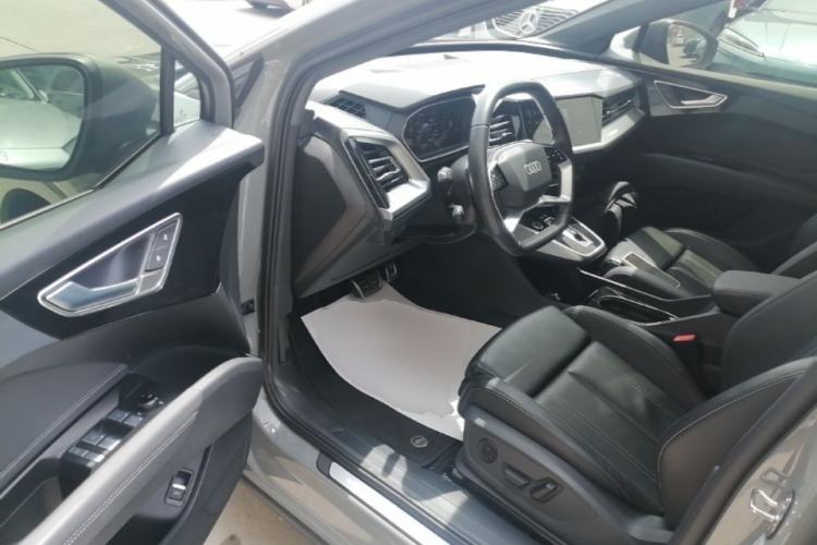 Used Audi Q4 e-tron 2022 40 e-tron Adventure Edition Driver Seat