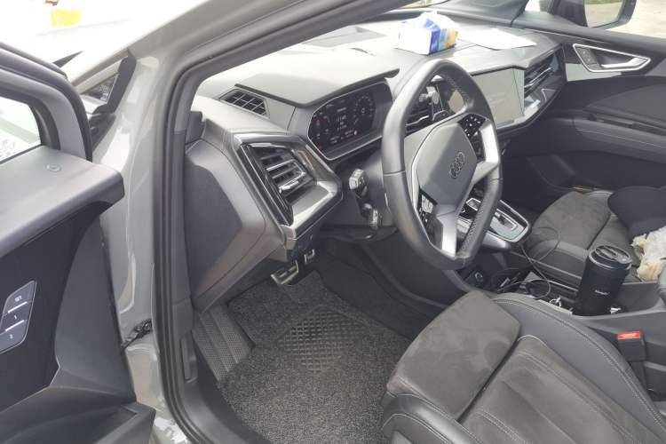 Used Audi Q4 e-tron 2022 50 e-tron quattro Visionary Edition Driver Seat