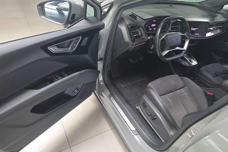 Used Audi Q4 e-tron 2022 40 e-tron Boundary Edition Driver Seat