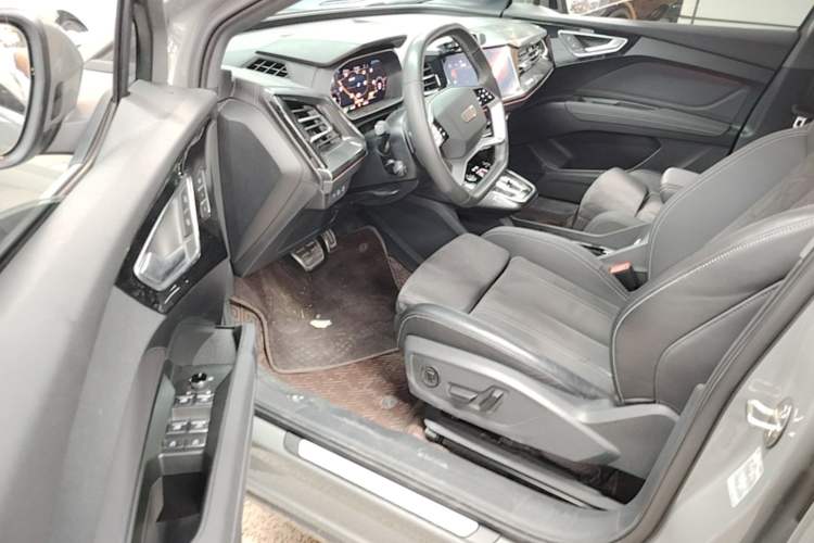 Used Audi Q4 e-tron 2022 50 e-tron quattro Visionary Edition Driver Seat