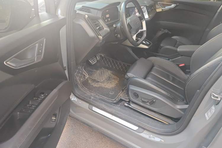 Used Audi Q4 e-tron 2022 40 e-tron Adventure Edition Driver Seat