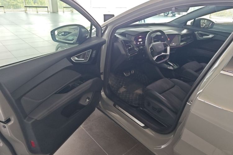 Used Audi Q4 e-tron 2022 40 e-tron Boundary Edition Driver Seat