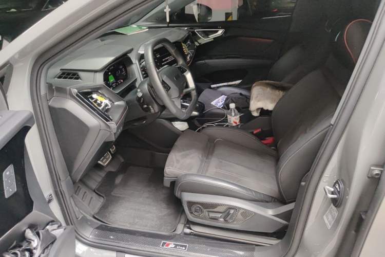 Used Audi Q4 e-tron 2022 50 e-tron quattro Visionary Edition Driver Seat
