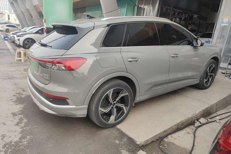 Used Audi Q4 e-tron 2022 50 e-tron quattro Visionary Edition Exterior 2
