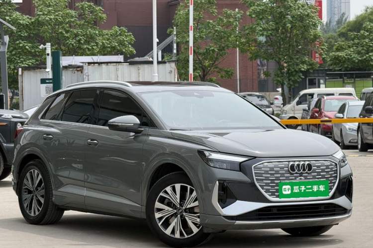 Used Audi Q4 e-tron 2022 40 e-tron Adventure Edition Front Right 45 Deg