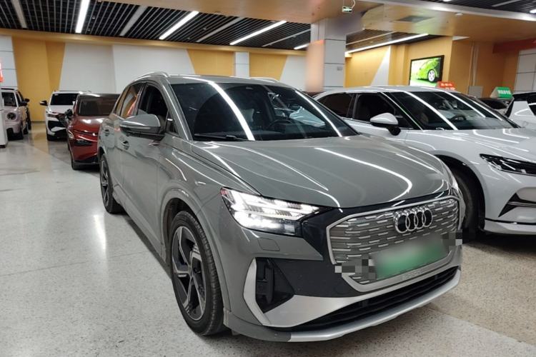 Used Audi Q4 e-tron 2022 50 e-tron quattro Visionary Edition Front Right 45 Deg