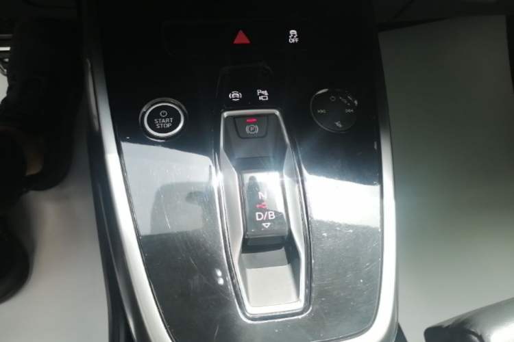 Used Audi Q4 e-tron 2022 40 e-tron Adventure Edition Gear Lever