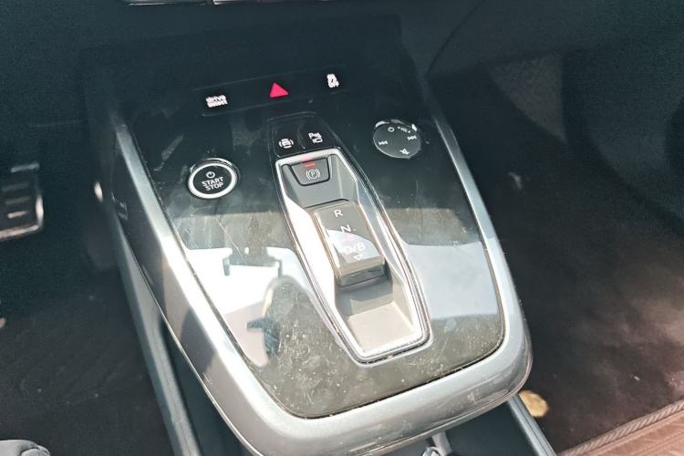Used Audi Q4 e-tron 2022 50 e-tron quattro Visionary Edition Gear Lever