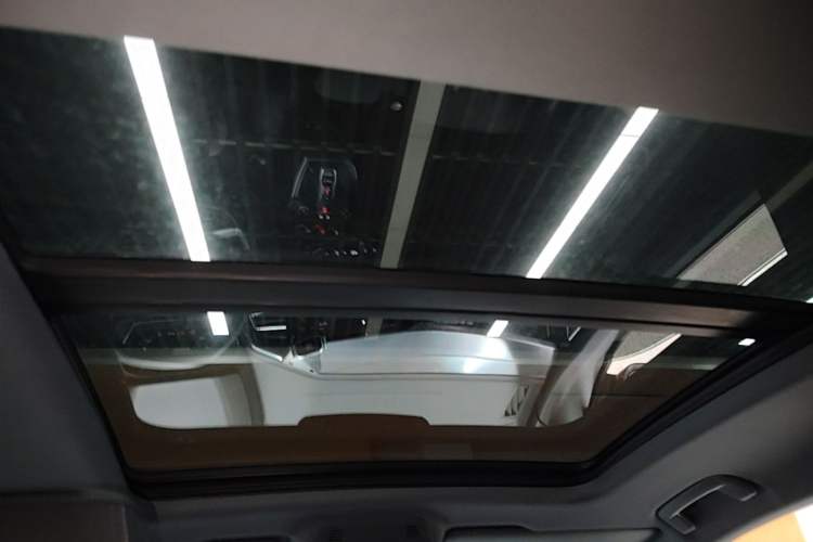 Used Audi Q4 e-tron 2022 50 e-tron quattro Visionary Edition Headliner