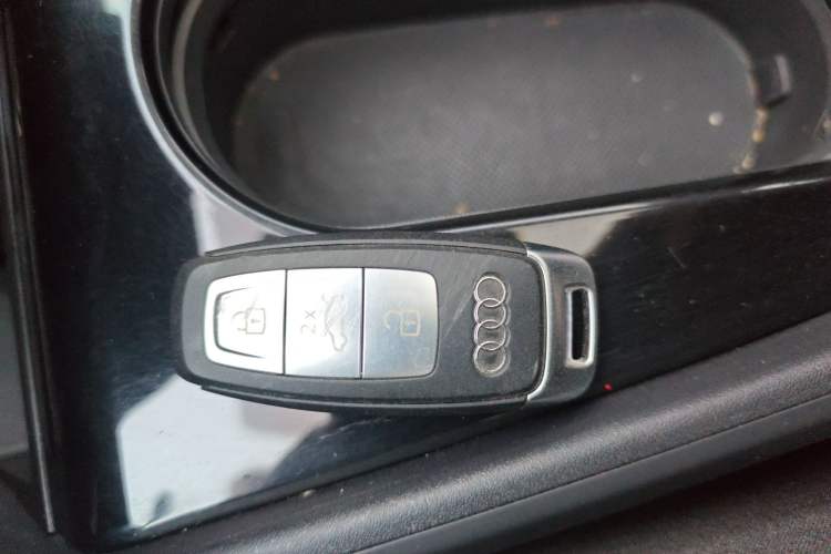Used Audi Q4 e-tron 2022 40 e-tron Adventure Edition Interior 1