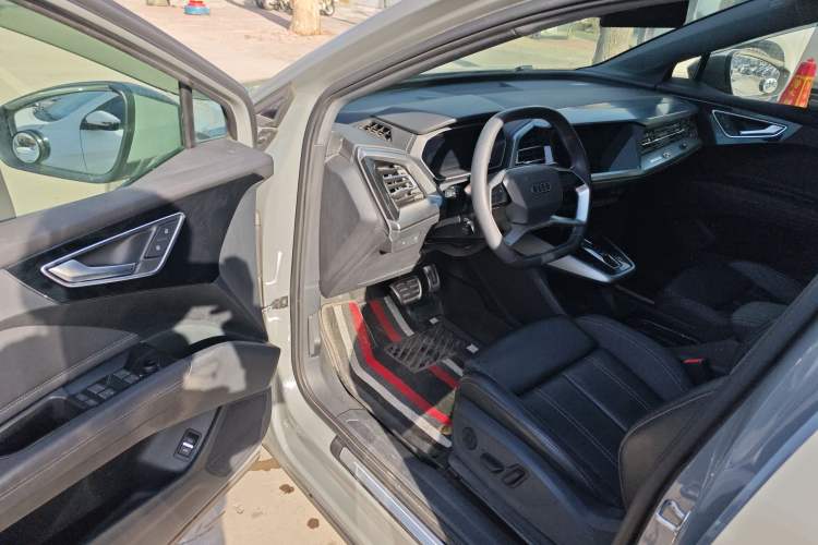 Used Audi Q4 e-tron 2022 40 e-tron Adventure Edition Interior 3
