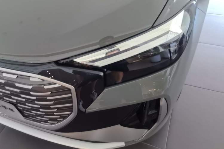Used Audi Q4 e-tron 2022 40 e-tron Boundary Edition Left Front Headlight