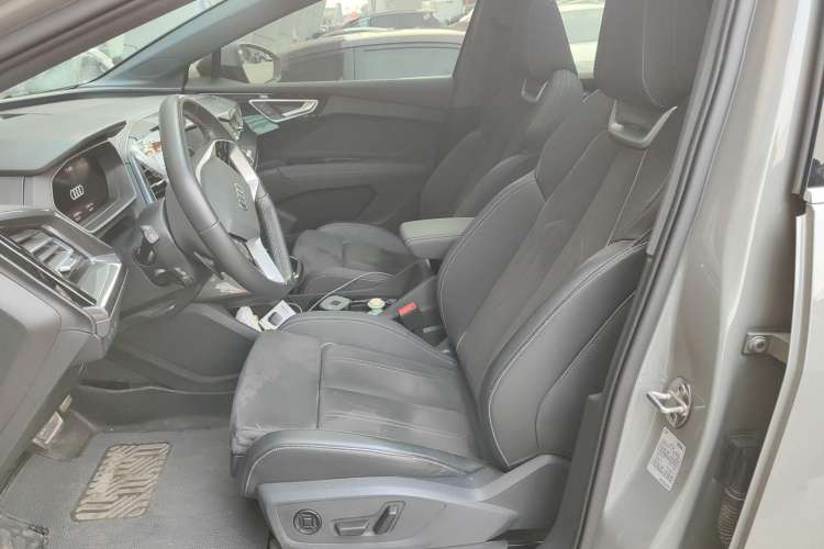 Used Audi Q4 e-tron 2022 50 e-tron quattro Visionary Edition Left Front Seat