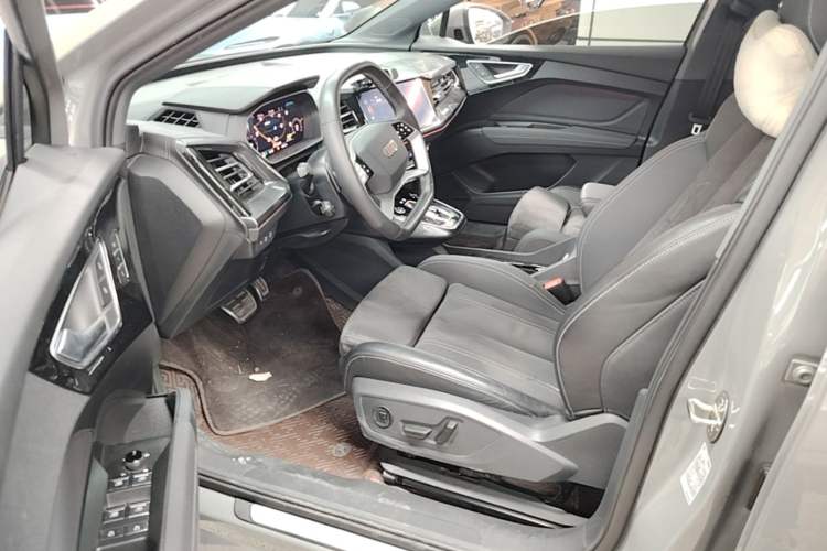 Used Audi Q4 e-tron 2022 50 e-tron quattro Visionary Edition Left Front Seat