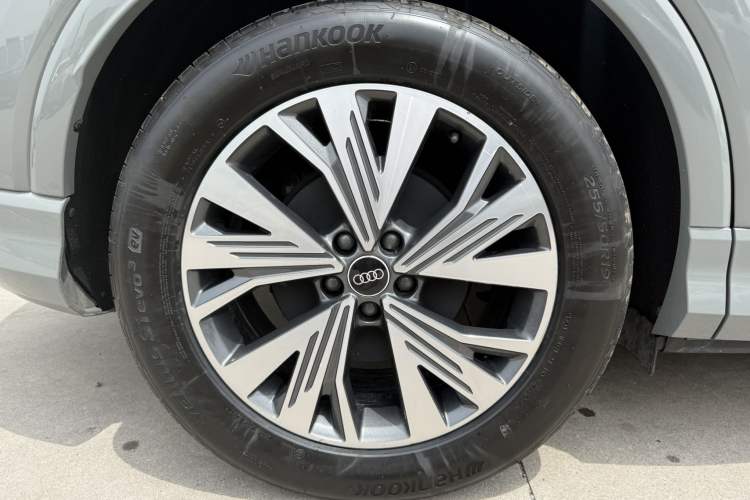 Used Audi Q4 e-tron 2022 40 e-tron Adventure Edition Left Front Wheel Hub
