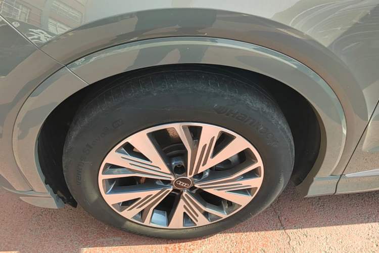 Used Audi Q4 e-tron 2022 40 e-tron Adventure Edition Left Front Wheel Hub
