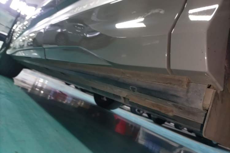 Used Audi Q4 e-tron 2022 40 e-tron Boundary Edition Left Side Sill