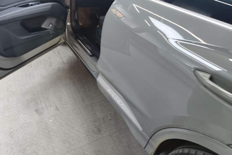 Used Audi Q4 e-tron 2022 50 e-tron quattro Visionary Edition Left Side Sill