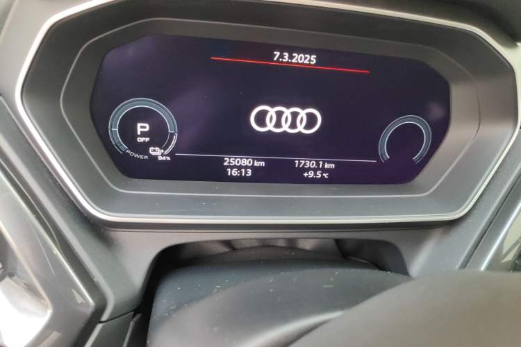 Used Audi Q4 e-tron 2022 50 e-tron quattro Visionary Edition Odometer Close Up