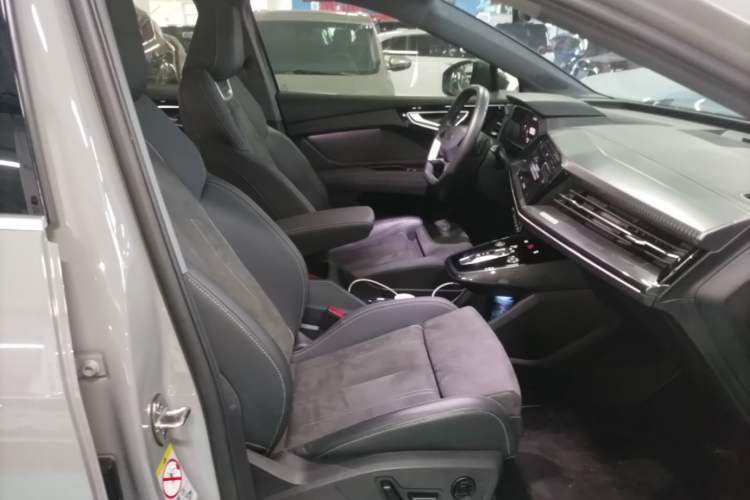 Used Audi Q4 e-tron 2022 40 e-tron Boundary Edition Right Front Seat