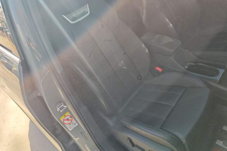 Used Audi Q4 e-tron 2022 40 e-tron Adventure Edition Right Front Seat