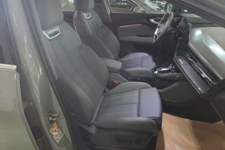 Used Audi Q4 e-tron 2022 40 e-tron Boundary Edition Right Front Seat