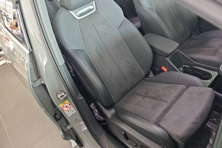Used Audi Q4 e-tron 2022 40 e-tron Boundary Edition Right Front Seat