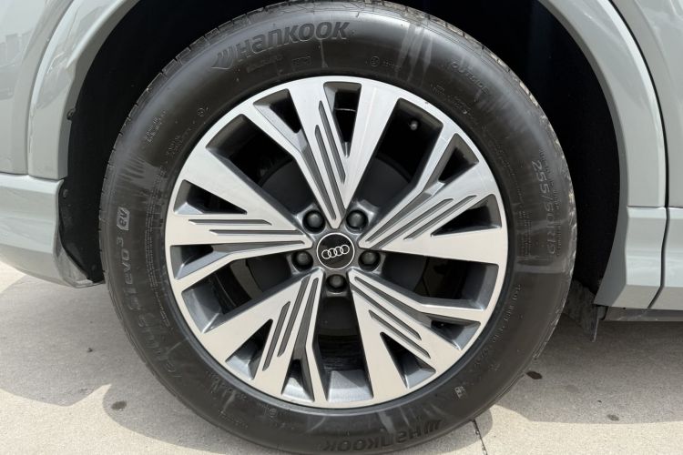 Used Audi Q4 e-tron 2022 40 e-tron Adventure Edition Right Rear Wheel Hub